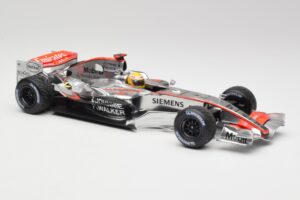 McLaren MP4-25 Mercedes #2 L. Hamilton Showcar 2010 Minichamps 1:18 110100006-R1 Metal - imagen 4 de 6
