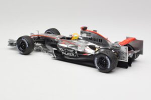 McLaren MP4-25 Mercedes #2 L. Hamilton Showcar 2010 Minichamps 1:18 110100006-R1 Metal - imagen 5 de 6