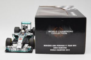 Mercedes AMG Petronas W05 #44 L. Hamilton F1 World Champion 2014 Minichamps 1:18 186140044 Metal - imagen 6 de 7