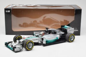 Mercedes AMG Petronas W05 #44 L. Hamilton F1 World Champion 2014 Minichamps 1:18 186140044 Metal - imagen 7 de 7