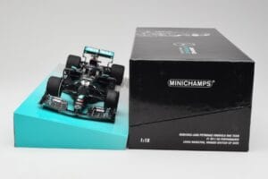 Mercedes AMG Petronas W11 #44 L. Hamilton Winner British GP 2020 Minichamps 1:18 113200444 Metal - imagen 6 de 7
