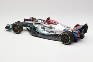Mercedes AMG W13 E Performance Petronas #63 G. Russell Miami GP 2022 Minichamps 1:18 110220563 Metal - imagen 5 de 7