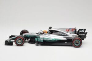 Mercedes AMG W08 EQ Power+ Petronas #44 L. Hamilton F1 World Champion 2017 Minichamps 1:18 186170044 Resina - imagen 3 de 7