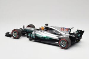 Mercedes AMG W08 EQ Power+ Petronas #44 L. Hamilton F1 World Champion 2017 Minichamps 1:18 186170044 Resina - imagen 5 de 7