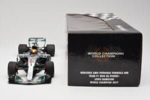 Mercedes AMG W08 EQ Power+ Petronas #44 L. Hamilton F1 World Champion 2017 Minichamps 1:18 186170044 Resina - imagen 6 de 7