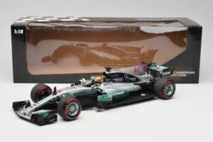 Mercedes AMG W08 EQ Power+ Petronas #44 L. Hamilton F1 World Champion 2017 Minichamps 1:18 186170044 Resina - imagen 7 de 7