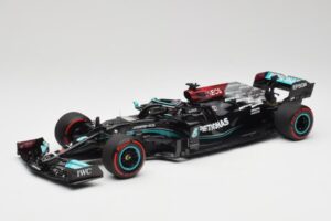 Mercedes AMG W12 Petronas #44 L. Hamilton Spanish GP 100th Pole 2021 Minichamps 1:18 110210444 Resina