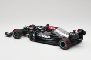 Mercedes AMG W12 Petronas #44 L. Hamilton Spanish GP 100th Pole 2021 Minichamps 1:18 110210444 Resina - imagen 5 de 7