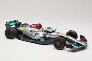 Mercedes AMG W13 E Performance Petronas #44 L. Hamilton Brazilian GP 2022 Minichamps 1:18 110222144 Resina - imagen 4 de 7