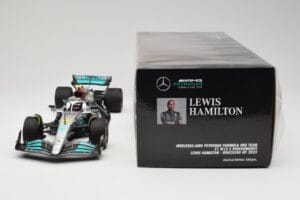 Mercedes AMG W13 E Performance Petronas #44 L. Hamilton Brazilian GP 2022 Minichamps 1:18 110222144 Resina - imagen 6 de 7