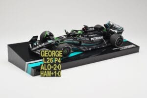 Mercedes AMG W14 E Performance Petronas #63 G. Russell Bahrain GP 2023 Minichamps 1:18 113230163 Resina - imagen 2 de 7