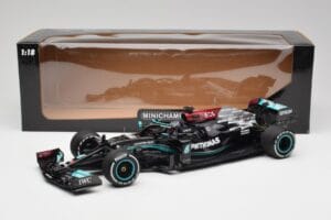 Mercedes AMG W12 #44 L. Hamilton Bahrain GP 2021 Minichamps 1:18 110210144 Metal - imagen 6 de 7