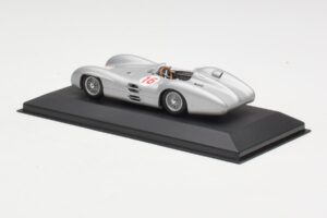 Mercedes W196 Streamliner #16 J.M. Fangio GP Italy Winner 1954 Minichamps 1:43 432543016 Metal - imagen 3 de 4