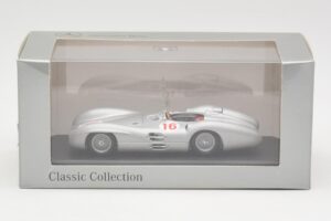 Mercedes W196 Streamliner #16 J.M. Fangio GP Italy Winner 1954 Minichamps 1:43 432543016 Metal - imagen 4 de 4