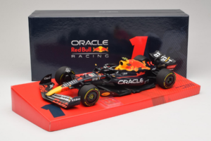Red Bull Racing RB18 #1 M. Verstappen Oracle Winner Dutch GP 2022 Minichamps 1:18 113223501 Metal - imagen 7 de 7