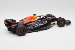 Oracle Red Bull Racing RB18 #1 M. Verstappen Winner Belgian GP 2022 Minichamps 1:18 110221401 Metal - imagen 2 de 7