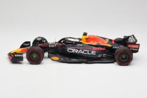Oracle Red Bull Racing RB18 #1 M. Verstappen Winner Belgian GP 2022 Minichamps 1:18 110221401 Metal - imagen 5 de 7