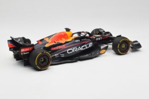 Oracle Red Bull Racing RB18 #1 M. Verstappen Winner Italian GP 2022 Minichamps 1:18 110221601 Metal - imagen 2 de 7
