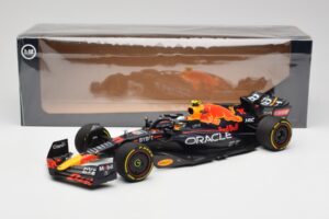 Oracle Red Bull Racing RB18 #11 S. Perez Saudi Arabian GP 2022 Minichamps 1:18 110220011 Metal - imagen 7 de 7