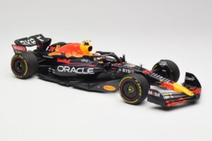 Oracle Red Bull Racing RB18 #11 S. Perez Abu Dhabi GP 2022 Minichamps 1:18 110222211 Metal - imagen 4 de 7