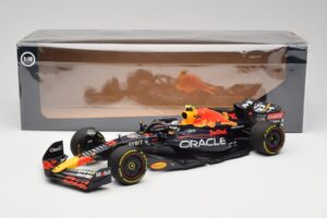 Oracle Red Bull Racing RB18 #11 S. Perez Abu Dhabi GP 2022 Minichamps 1:18 110222211 Metal - imagen 7 de 7