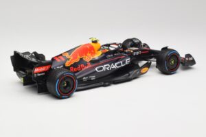 Oracle Red Bull Racing RB18 #11 S. Perez Monaco GP Winner Rain Tyre Version 2022 Minichamps 1:18 110222711 Metal - imagen 2 de 7