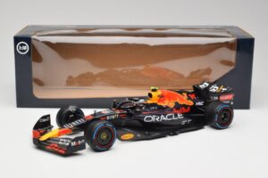 Oracle Red Bull Racing RB18 #11 S. Perez Monaco GP Winner Rain Tyre Version 2022 Minichamps 1:18 110222711 Metal - imagen 7 de 7