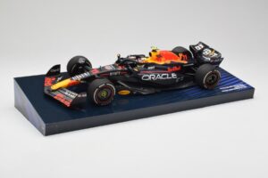 Red Bull Racing RB19 #11 S. Perez Winner Saudi Arabian GP 2023 Minichamps 1:18 113230111 Metal - imagen 2 de 6