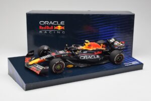 Red Bull Racing RB19 #11 S. Perez Winner Saudi Arabian GP 2023 Minichamps 1:18 113230111 Metal - imagen 6 de 6