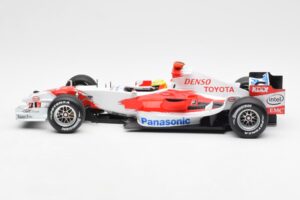 Panasonic Toyota Racing TF106 #8 R. Schumacher F1 2006 Minichamps 1:18 100060007 Metal - imagen 3 de 6
