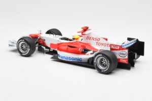 Panasonic Toyota Racing TF106 #8 R. Schumacher F1 2006 Minichamps 1:18 100060007 Metal - imagen 5 de 6