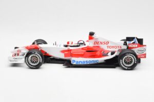 Toyota TF106 Panasonic Toyota Racing J. Trulli F1 Presentation 2006 Minichamps 1:18 AM59554H Metal - imagen 3 de 6