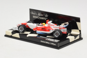 Toyota TF106 Panasonic #11 R. Schumacher Panasonic Toyota Racing Showcar 2006 Minichamps 1:43 400060077 Metal - imagen 3 de 5