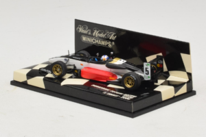 Toyota TF106 #12 J. Trulli Panasonic Toyota Racing F1 2006 Minichamps 1:43 400060008 Metal - imagen 3 de 5