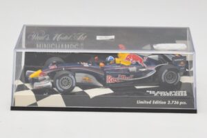 Red Bull Racing D. Coulthard Showcar 2005 Minichamps 1:43 400050084 Metal - imagen 5 de 5