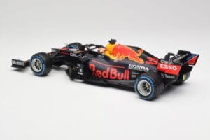 Red Bull Racing Honda RB16B #33 M. Verstappen Turkish GP 2nd Place 2021 Minichamps 1:18 110211633 Metal - imagen 5 de 7