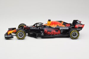 Red Bull Racing Honda RB16B #33 M. Verstappen Mexican GP Winner 2021 Minichamps 1:18 110211933 Resina - imagen 3 de 6