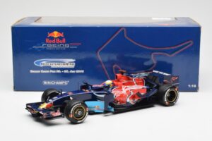 Red Bull Racing RB6 #6 M. Webber F1 Showcar 2010 Minichamps 1:18 150100076 Metal - imagen 6 de 6