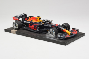 Red Bull Racing RB16B #33 M. Verstappen Monaco GP Winner 2021 Minichamps 1:18 113210533-R1 Resina - imagen 4 de 6