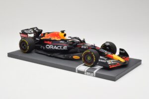 Oracle Red Bull Racing RB18 #33 M. Verstappen Belgian GP 2022 Minichamps 1:18 113221401 Resina - imagen 4 de 7