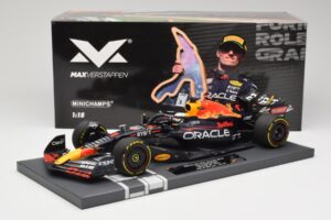 Oracle Red Bull Racing RB18 #33 M. Verstappen Belgian GP 2022 Minichamps 1:18 113221401 Resina - imagen 7 de 7