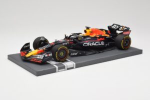 Oracle Red Bull Racing RB18 #33 M. Verstappen Mexican GP 2022 Minichamps 1:18 113222001 Resina - imagen 2 de 7