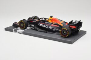 Oracle Red Bull Racing RB18 #33 M. Verstappen Mexican GP 2022 Minichamps 1:18 113222001 Resina - imagen 5 de 7