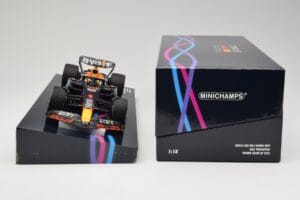 Oracle Red Bull Racing RB19 #33 M. Verstappen Miami GP 2023 Case Edition Minichamps 1:18 113233501 Resina - imagen 6 de 7