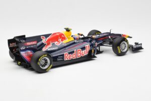 Red Bull Racing RB7 #2 M. Webber Showcar F1 2011 Minichamps 1:18 110110072 Metal - imagen 2 de 6