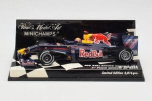 Red Bull Racing Renault RB5 #14 M. Webber Race Car 2009 Minichamps 1:43 400090114 Metal