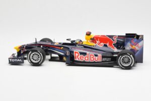 Red Bull Racing Renault RB5 #5 S. Vettel Showcar 2010 Minichamps 1:18 153100175 Metal - imagen 3 de 6