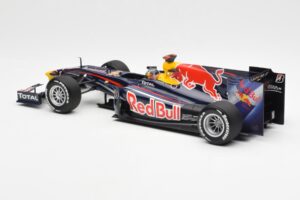 Red Bull Racing Renault RB5 #5 S. Vettel Showcar 2010 Minichamps 1:18 153100175 Metal - imagen 5 de 6