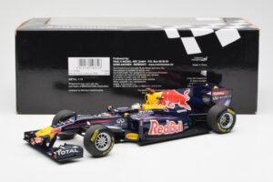 Red Bull Racing Renault RB6 #5 S. Vettel F1 World Champion 2010 Minichamps 1:18 110100005 Metal - imagen 6 de 6