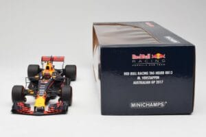 Red Bull Racing RB13 Tag Heuer #33 M. Verstappen Australian GP 2017 Minichamps 1:18 110170033 Resina - imagen 6 de 7